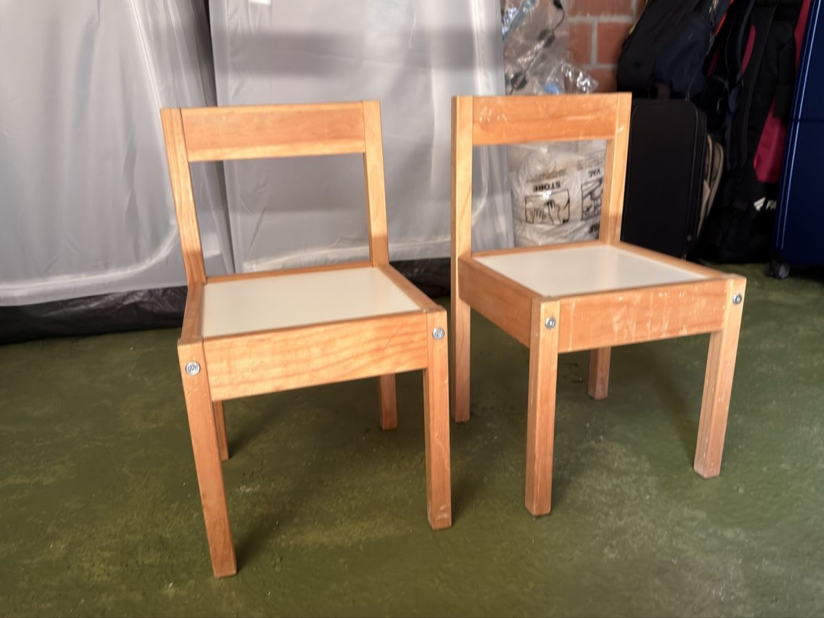Tavoli: IKEA LÄTT Kindertisch mit 2 Stühlen – Usato da Effretikon venduto da Happy0Feet 3