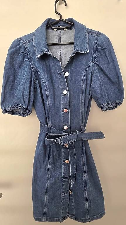 Kleider: robe – Gebraucht aus Bernex von yfw_xj2z