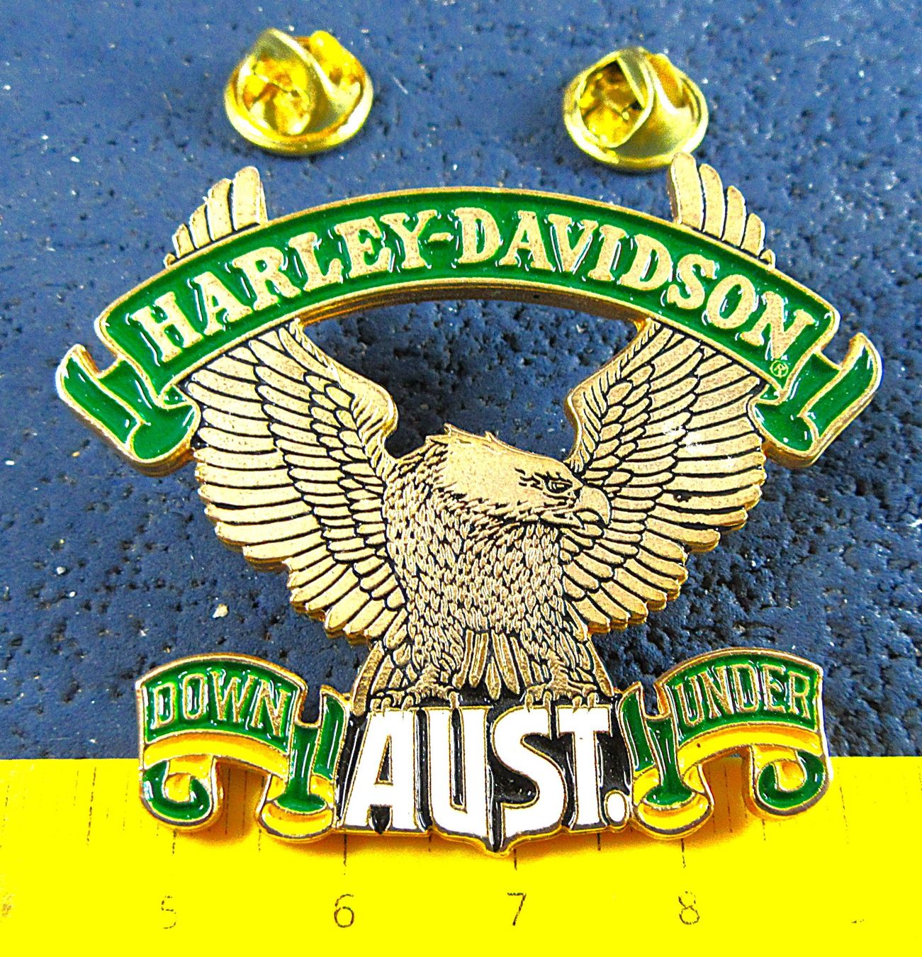 Harley-Davidson Placchette & Badge: HD HARLEY-DAVIDSON DOWN UNDER EAGLE GROSSS 55x43mm CUOUT RAR – Usato da Ettingen venduto da Hausi4711