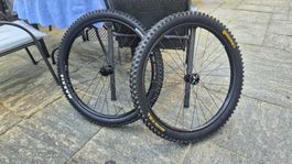 MTB Felgen (Rocky Mountain, Raceface) mit Reifen, Maxxis, Co