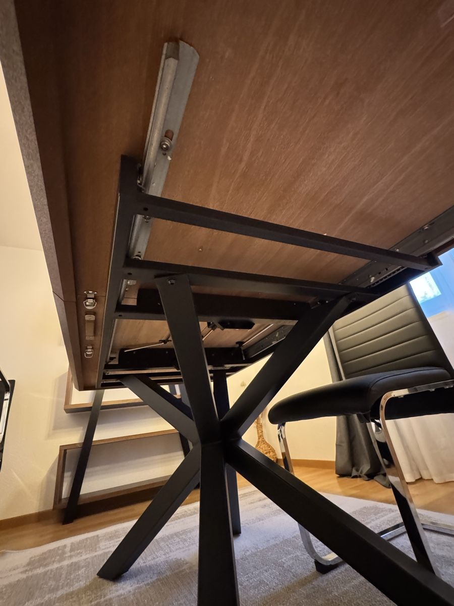 Set di tavolo e panche: Ausziebarertisch mir 4 Stühlen – Usato da Jona venduto da Sweet01 4