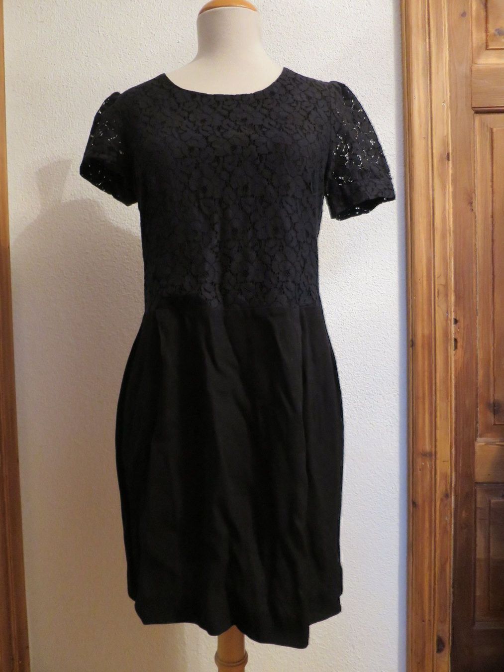 Vestiti: Schwarzes Kleid Gr. S – Usato da Siebnen venduto da greenpingu