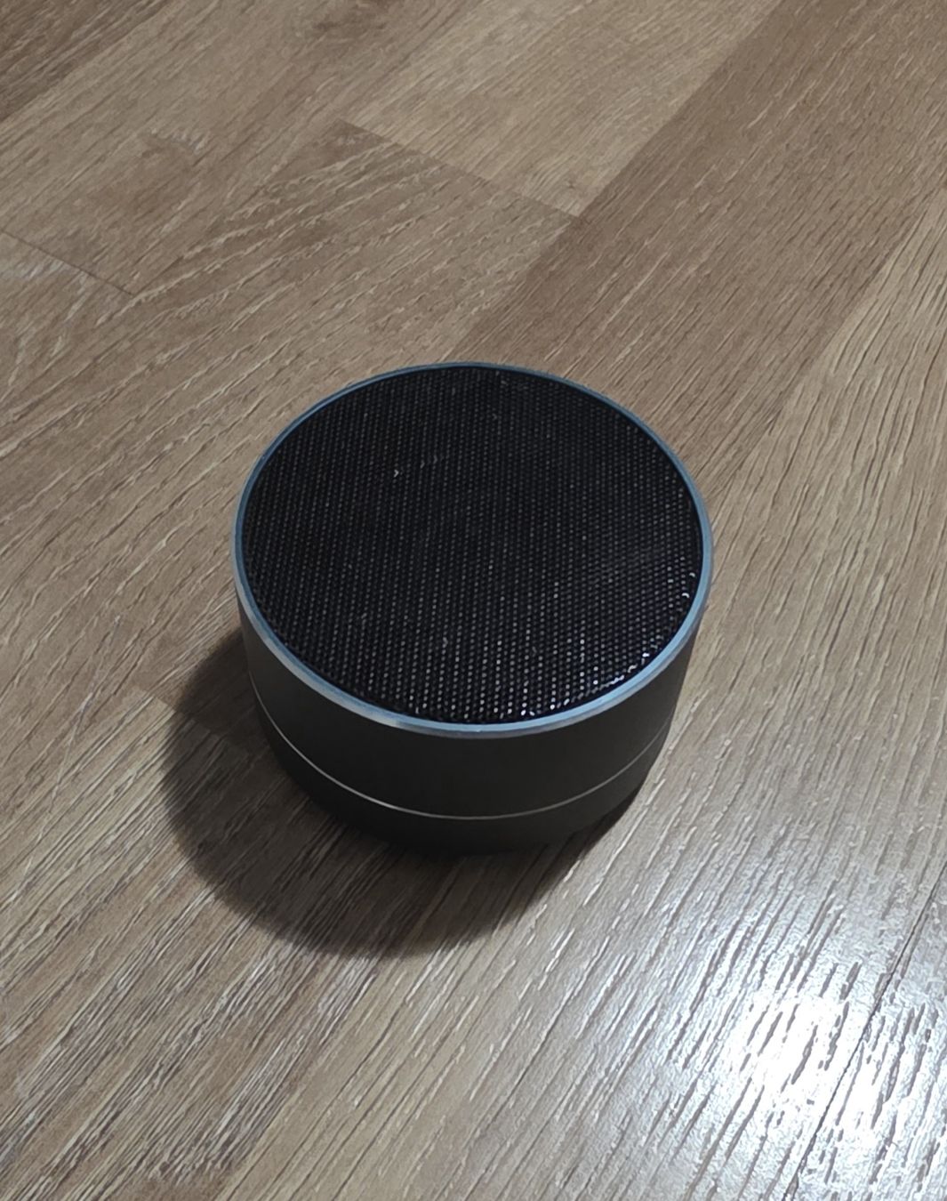 Casse acustiche: Mini Bluetooth Lautsprecher A10 mit LED-Licht - Schwarz – Usato da Bern venduto da KavIndustries