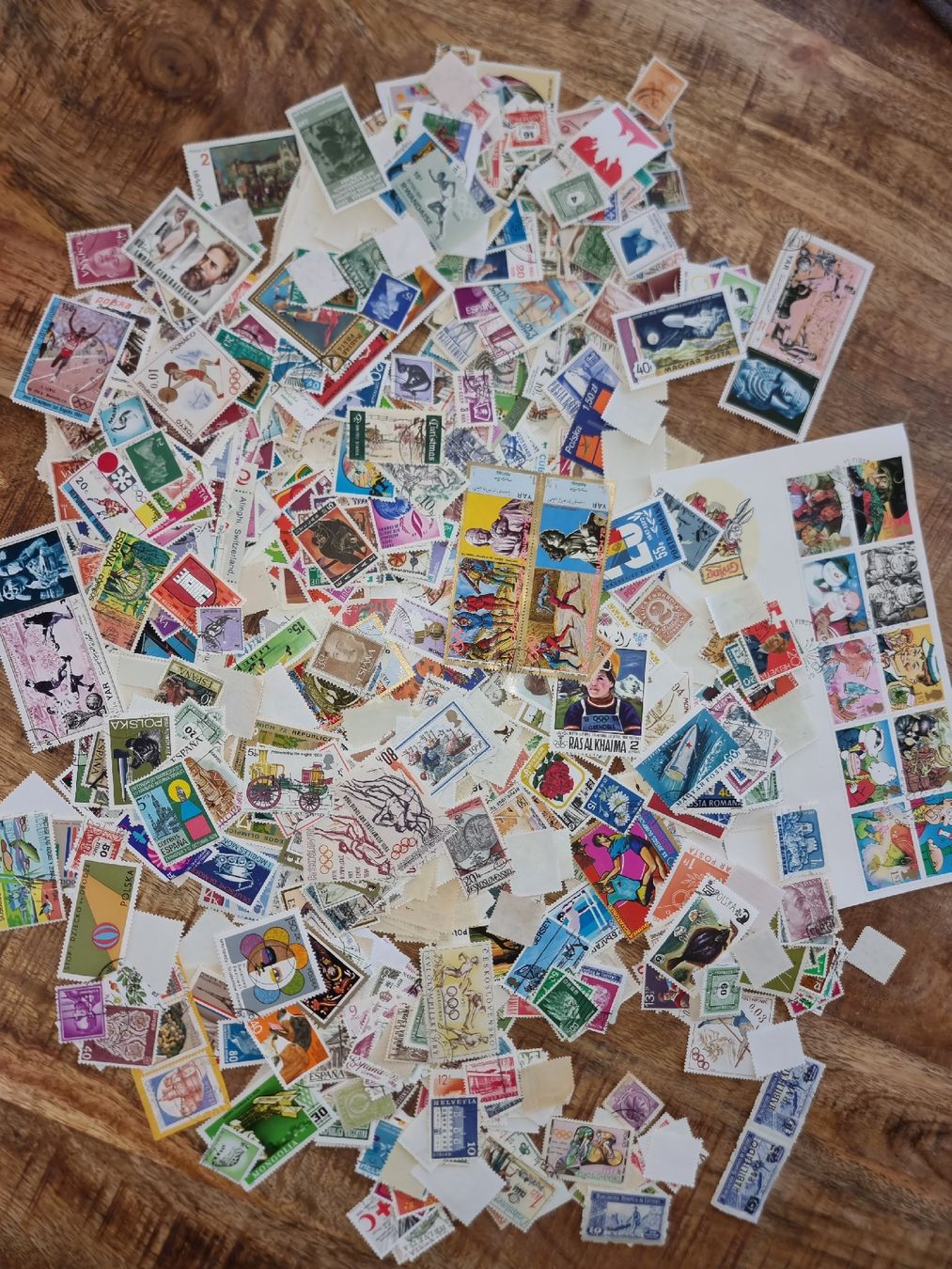 Tutti i francobolli: Timbres variés pour collectionneurs – Difettoso da Bellevue venduto da agh_v8c7