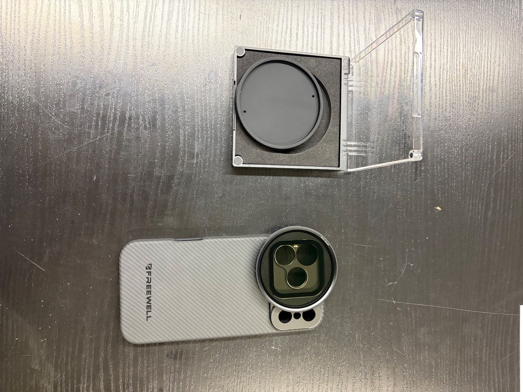 Apple Cover & Protezioni schermo: Freewell iPhone 17 Pro Max Filmmaker Basic Kit – Usato da Uster venduto da Provozario84 1