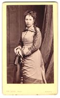Fotografie Fr. Gysi, Aarau, Elegante Dam