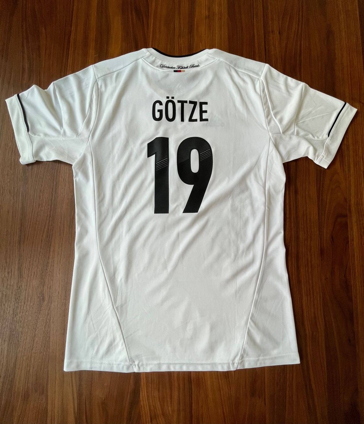 Adidas Scarpe, pantaloni & magliette da ginnastica: Deutschland Kindertrikot / Mario Götze – Usato da Näfels venduto da dom_9p7f 1