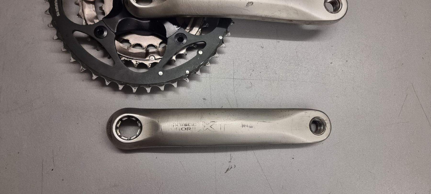 Shimano Pezzi di ricambio: Shimano XT M751 Kurbel - Versand möglich  – Usato da Seon venduto da Stibinio 1
