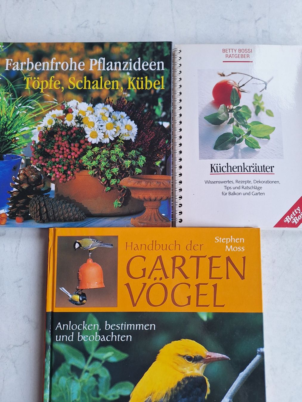 Libri: 3 STK DIV. GARTENBÜCHER – Usato da Huttwil venduto da Kunterbuntli