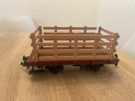 Güterwagen mit Holzoptik-Aufbau