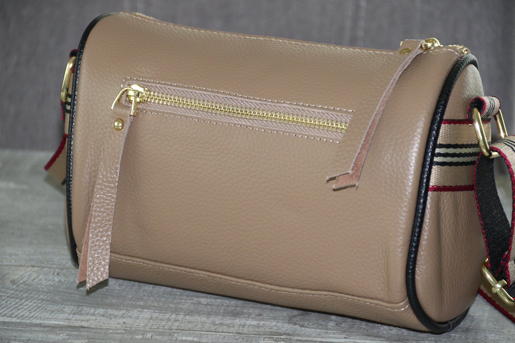 Borse da donna: Neue hübsche echt Ledertasche – Nuovo e nell'imballaggio originale da Oberwil-Lieli venduto da Svetlana28 3