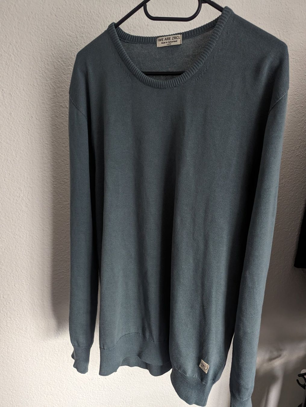 Maglioni & Felpe: ZRCL Basic Sweater Swiss Edition / Neu / Men / L – Nuovo (secondo la descrizione) da Ittigen venduto da Deriento 1