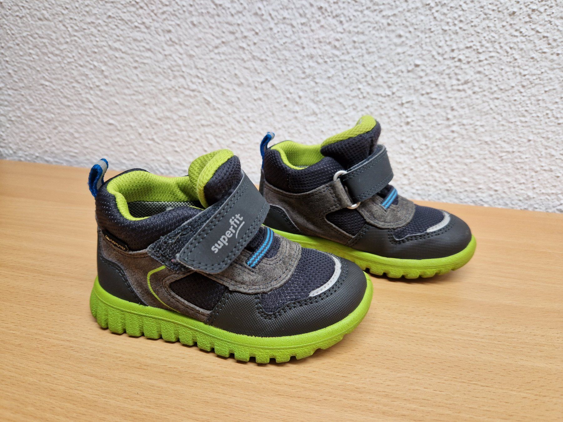 Superfit Scarpe per ragazzi: Superfit Schuhe, Sneaker high Gore-tex Gr. 22 – Usato da Nebikon venduto da Japostyle