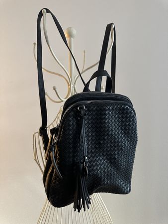 Schöner Tamaris Rucksack, schwarz, neuwertig