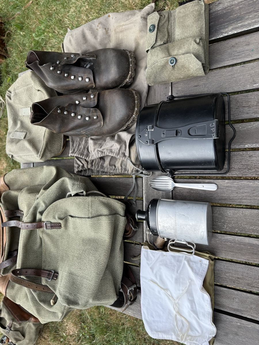 Armée suisse Uniformes: Lot Armée Suisse – D'occasion à Fribourg par Ardoffel 1