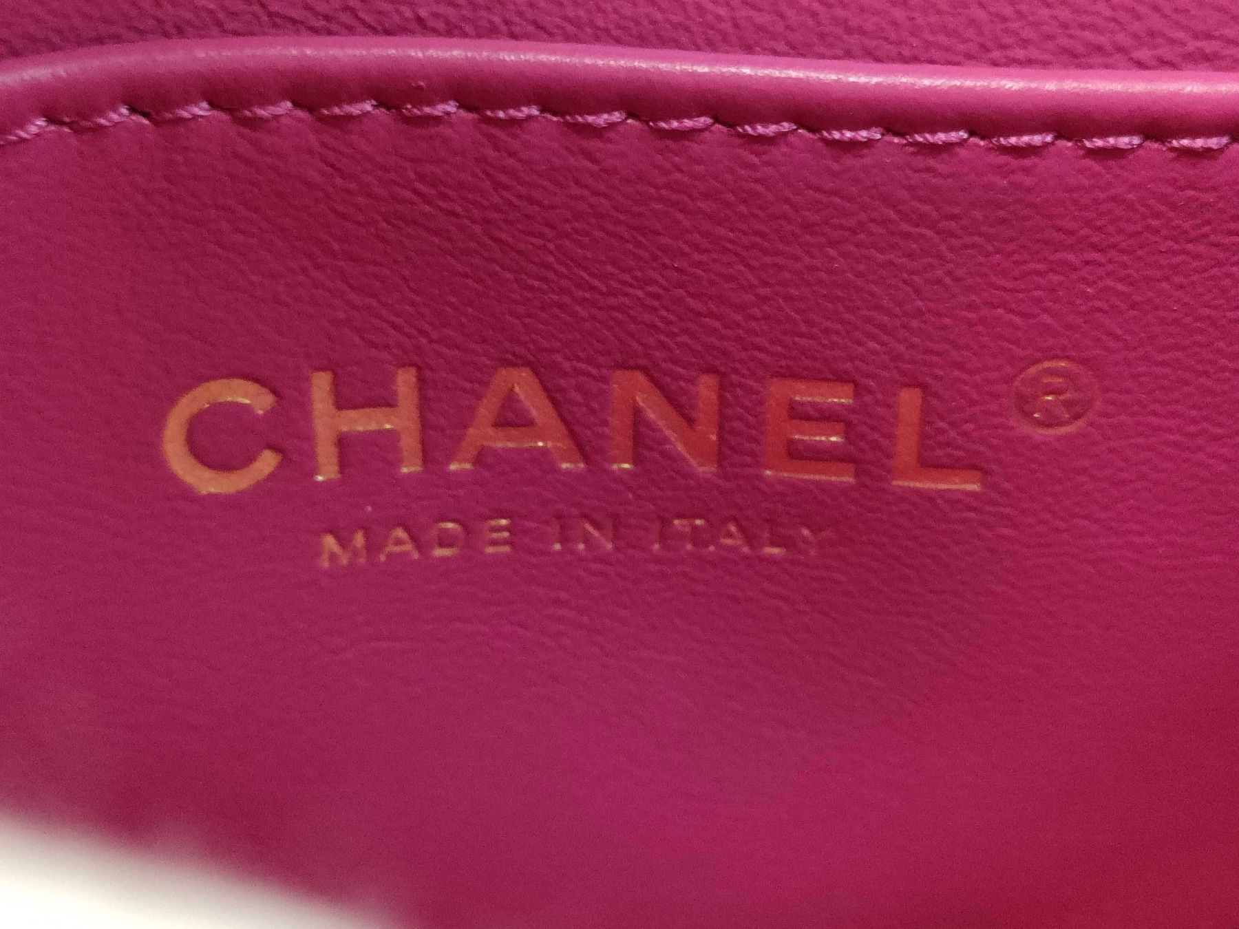 Chanel Taschen für Damen: Luxuriöse Chanel Mini Bijoux Flap Bag – Gebraucht aus St. Gallen von Love_Luxury 7
