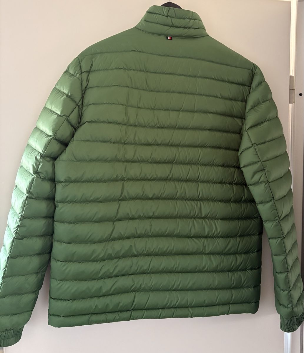 Tommy Hilfiger Vestes: Tommy Hilfiger Daunenjacke, Gr. M – Neuf (Voir description) à Münchenstein par Mr.Tomari 1