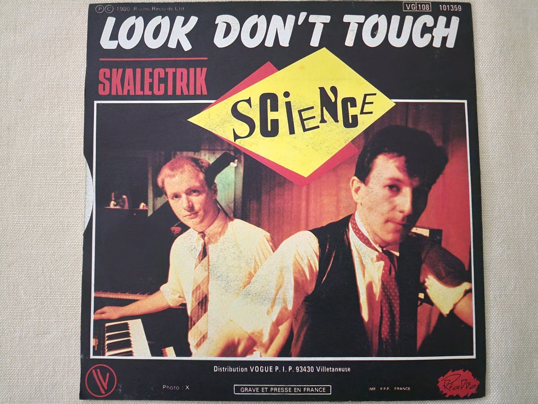 Dischi in vinile: Science Single – Look Don't Touch – Usato da Root venduto da atelier22 1