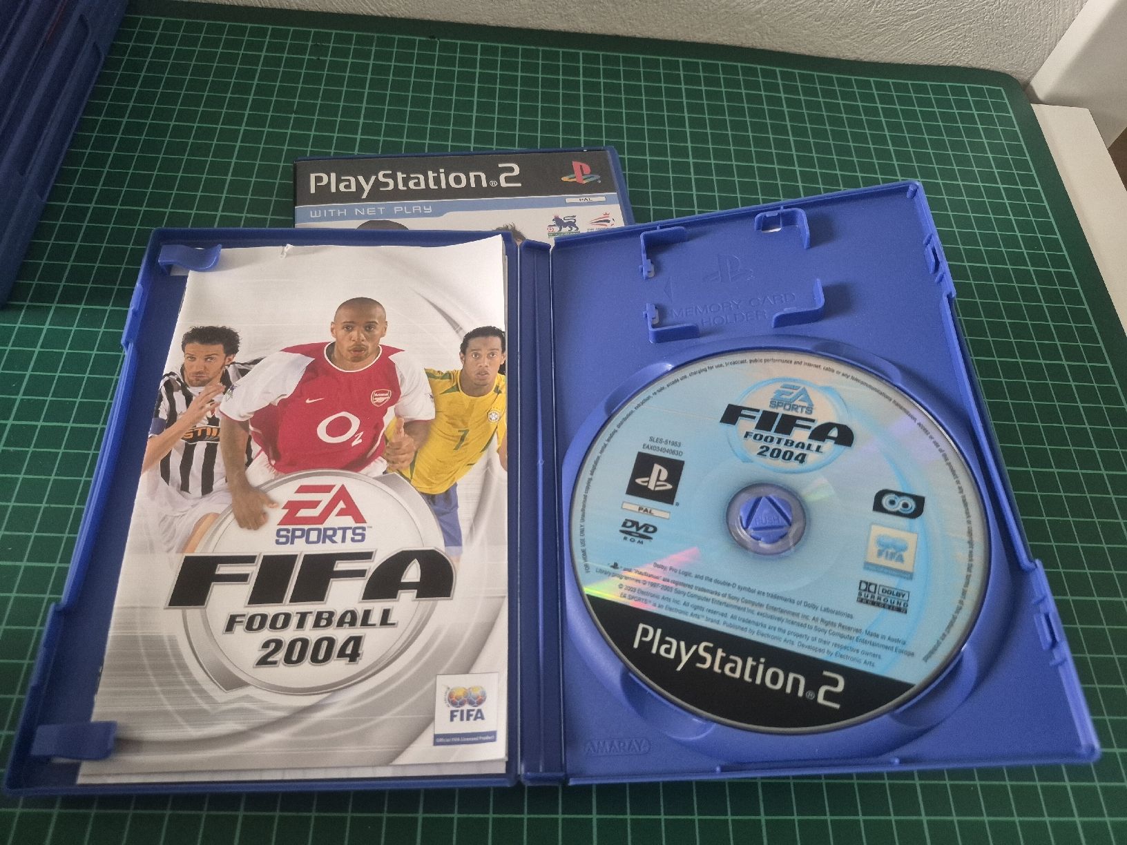 Sony Giochi: PS2 FIFA Football 2005 + 2004 Games Bundle  – Usato da Meyrin venduto da Retro-GZ 3