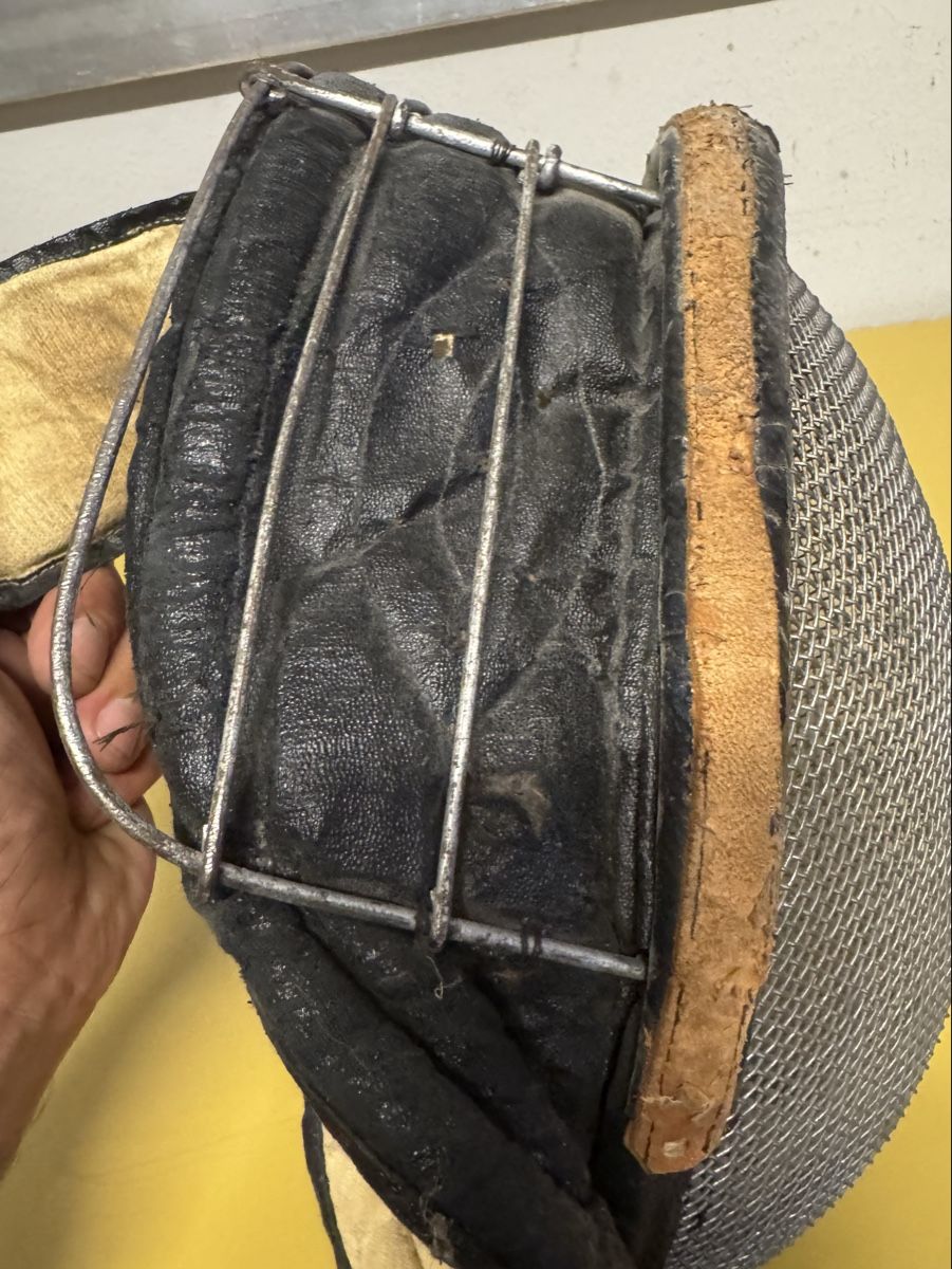 Antike Kleidung & Accessoires: Alte Kopf Helm  – Gebraucht aus Schlieren von Freundlich02 6