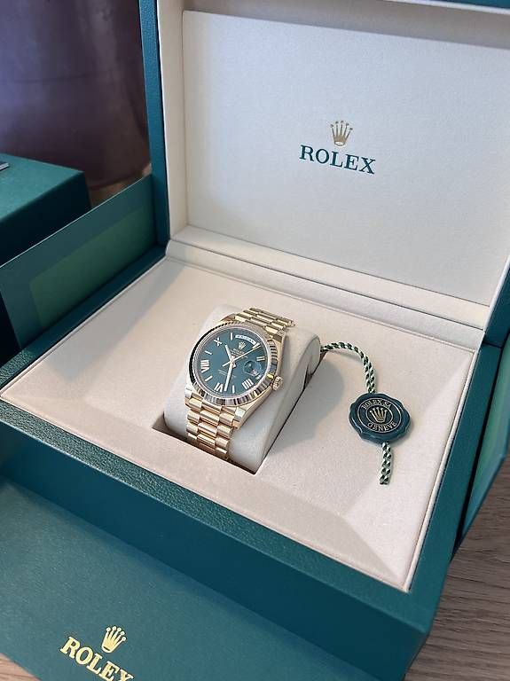Rolex Orologi: Rolex Day Date 40 Yellow Gold – Nuovo e nell'imballaggio originale da Biel-Bienne venduto da fer_7gy5 2