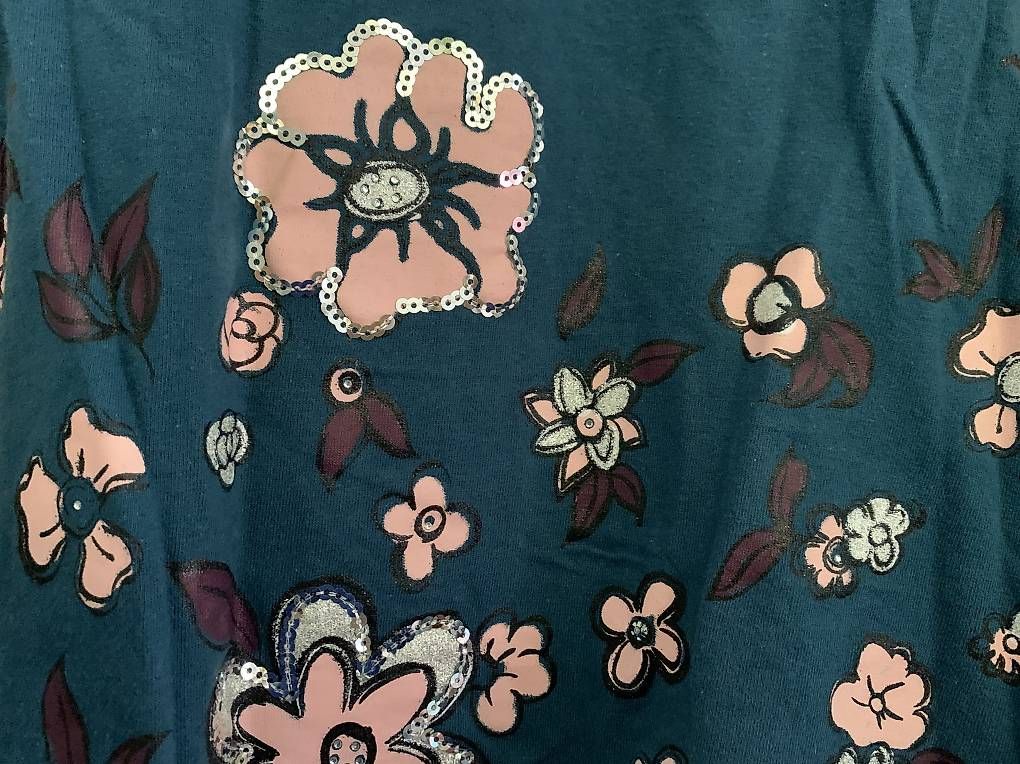 Camicette, T-shirt & Top: Mädchenshirt mit Blumenmuster  – Usato da Zürich venduto da lil_xr6x 2
