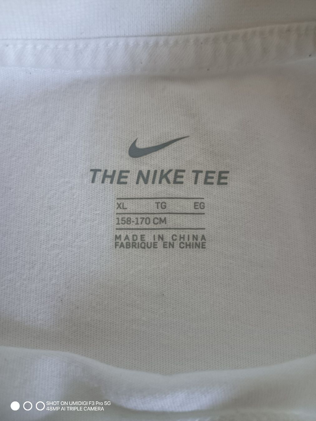Nike T-shirt: Nike T-Shirt weiss Draw gebraucht – Usato da Aarwangen venduto da to-hirschi 4