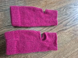 Handknitted 100% wool pink yoga socks
