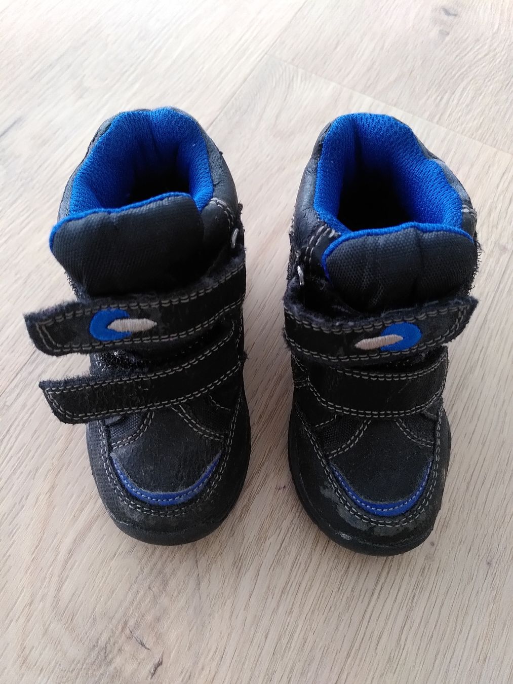 Chaussures garçon: Winterstiefel Grösse 21 – D'occasion à Penthaz par ann_l7zt
