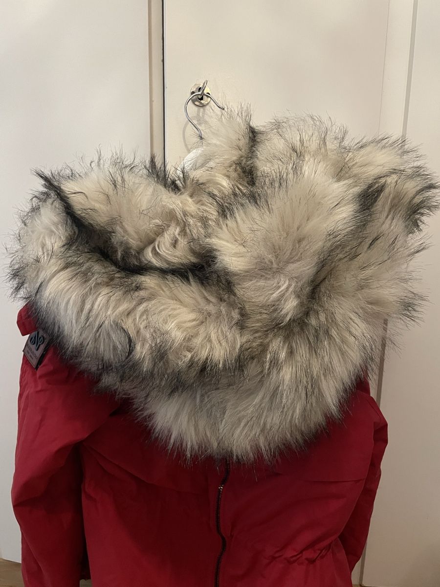 Mäntel: Winterjacke – Neu (gemäss Beschreibung) aus Uetikon Am See von geraldinezh17 1
