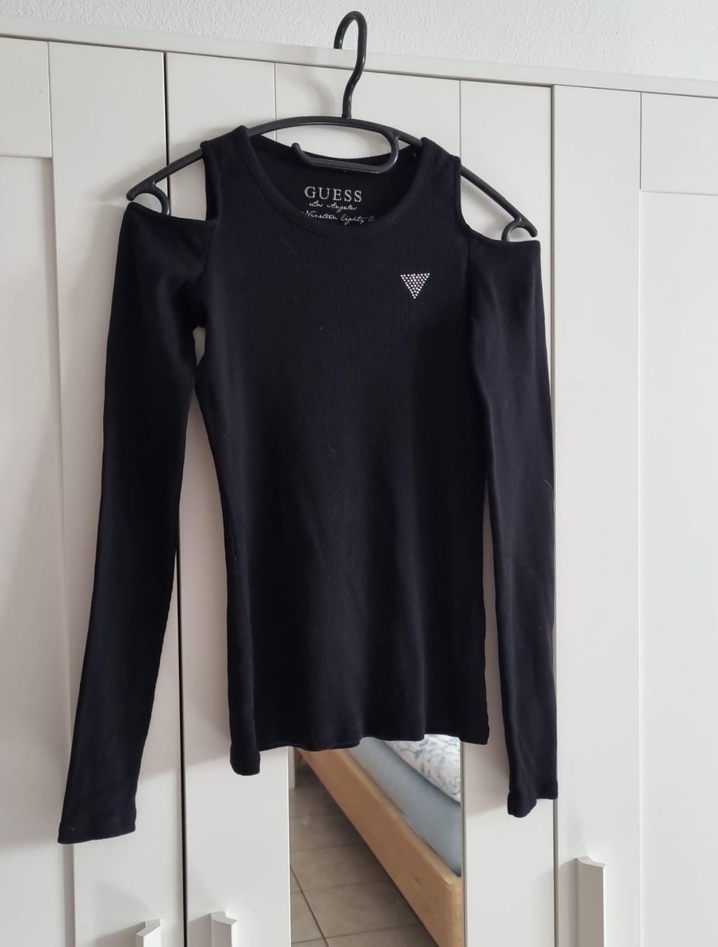 Guess T-shirt: Maglietta Guess nera taglia S – Usato da Cadenazzo venduto da man_9hnd 1