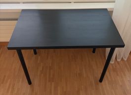 Schwarzer Tisch