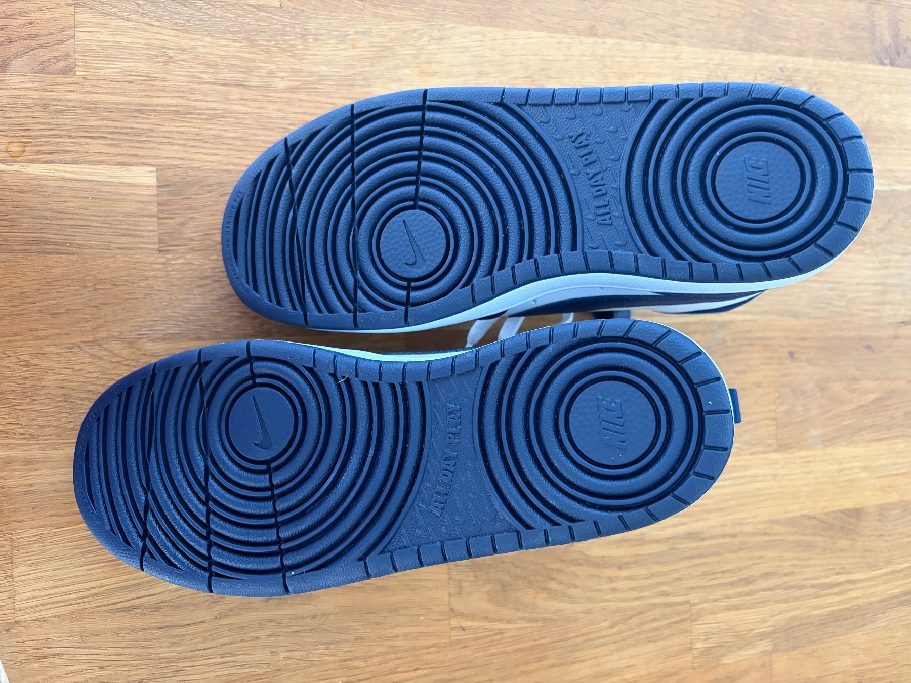 Nike Scarpe per ragazzi: Neuer Nike Basketballschuh oder Sneaker – Nuovo (secondo la descrizione) da Herrliberg venduto da apr_r9fh 2