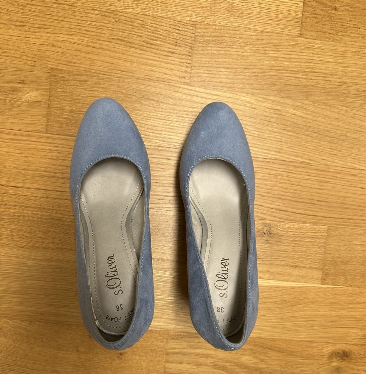 S.Oliver Scarpe da donna: S.Oliver Damenpumps, hellblau, Gr. 38, neuwertig! – Nuovo (secondo la descrizione) da Luzern venduto da STEBO_1834
