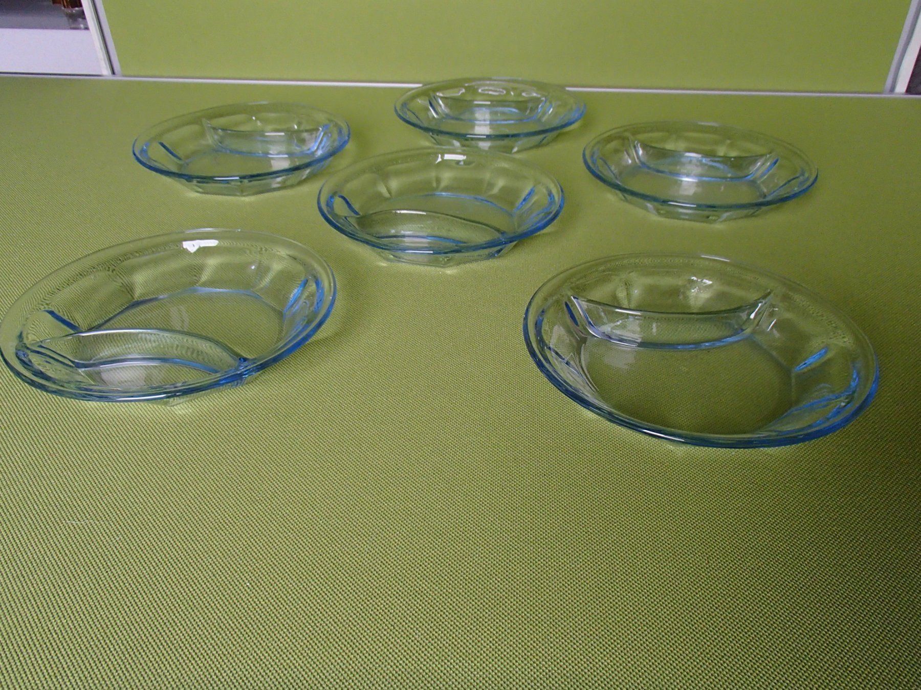 Teller: 6 hellblaue Vintage Glasschalen mit Einteilung – Gebraucht aus Schöfflisdorf von pullux 4