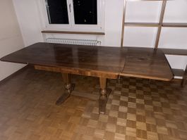 Ausziehtisch