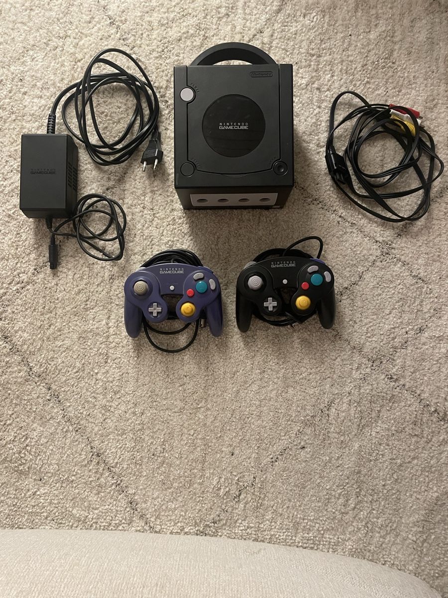 Nintendo GameCube mit 2 Controllern + Mario Smash Football (Gebraucht ...