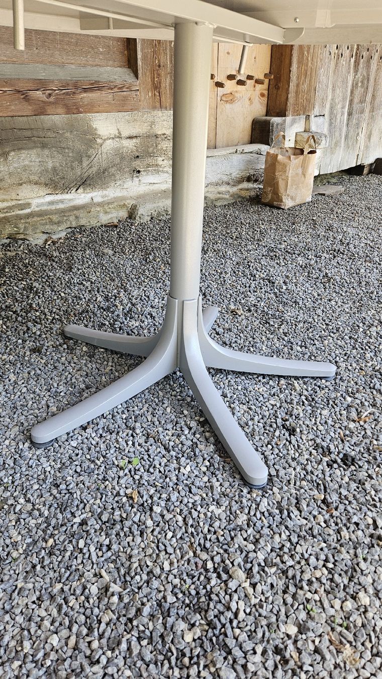 Tavoli: Schaffner Gartentisch PIXOLIT  rund von Schaffner. – Usato da Gontenschwil venduto da Everest1313 2