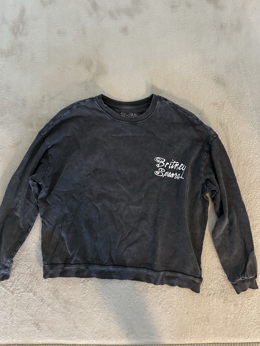 Pullover & Sweatshirts: Britney Spears Sweatshirt – Neu (gemäss Beschreibung) aus Zürich von bonitasprings_91