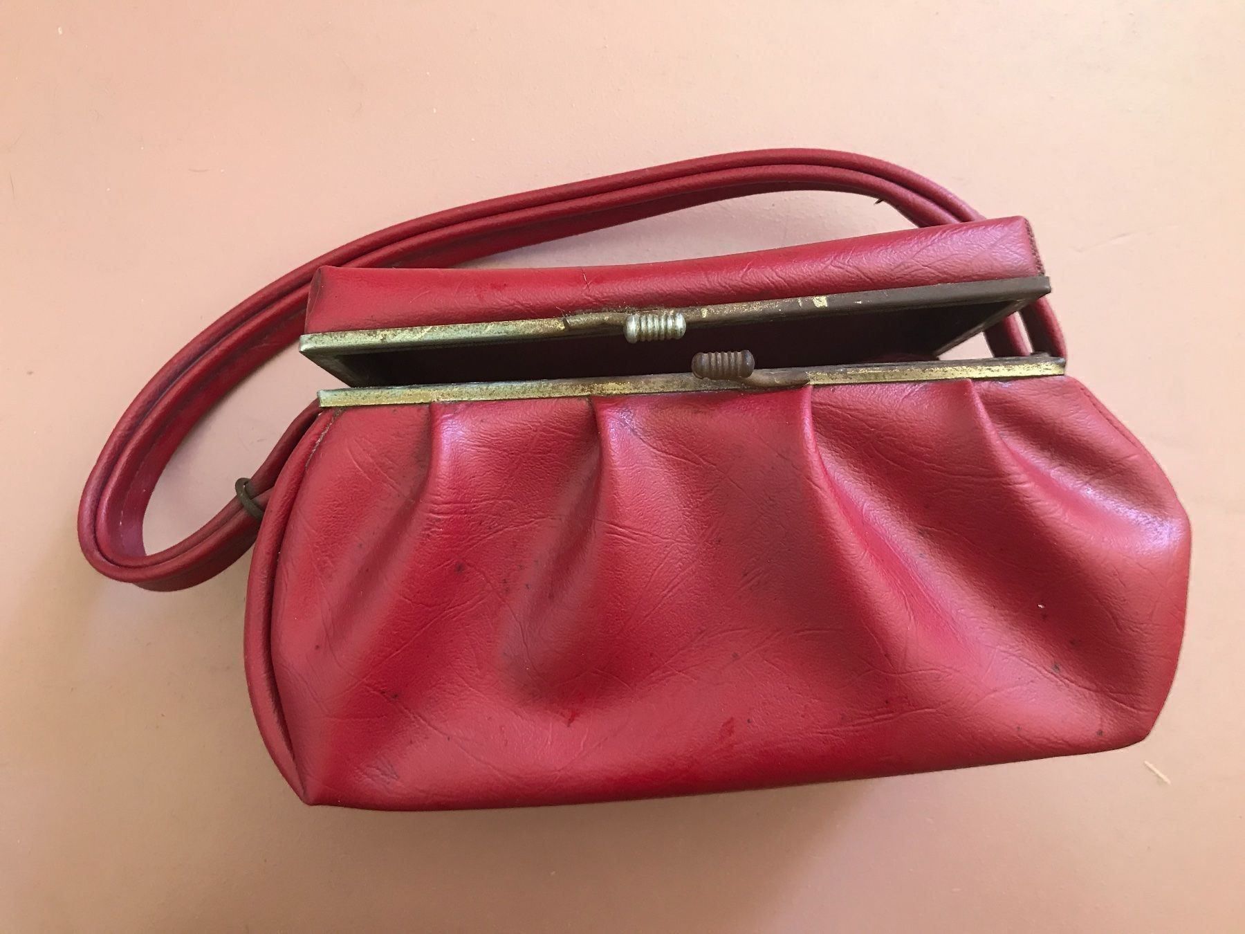 Borse da donna: Antike rote Leder Tasche – Usato da Basel venduto da jillybean