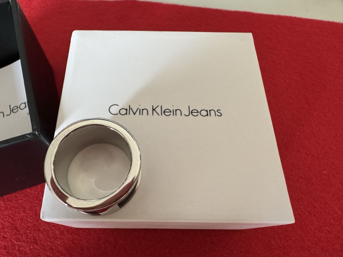 Calvin Klein Anelli: Calvin Klein Ring  – Nuovo (secondo la descrizione) da Lachen SZ venduto da artbyblondangel 7