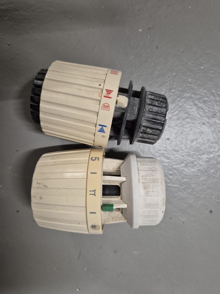 Radiatori: 2 Danfoss Thermostat Heizkörperventile gebraucht – Usato da Brislach venduto da Exzellent88 1