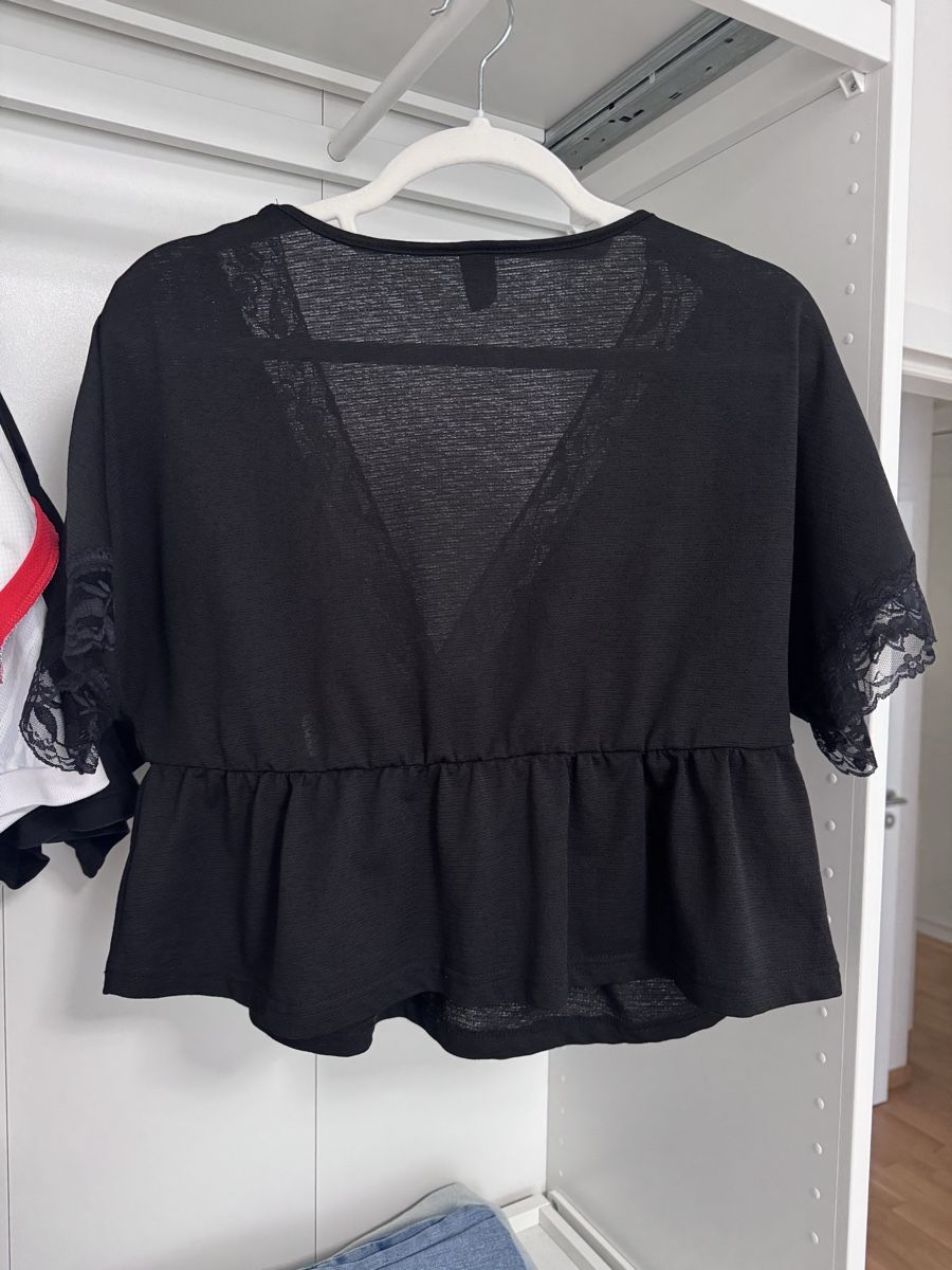 Shein Top: Haut noir à dentelle  – Usato da Versoix venduto da Sad_09 1