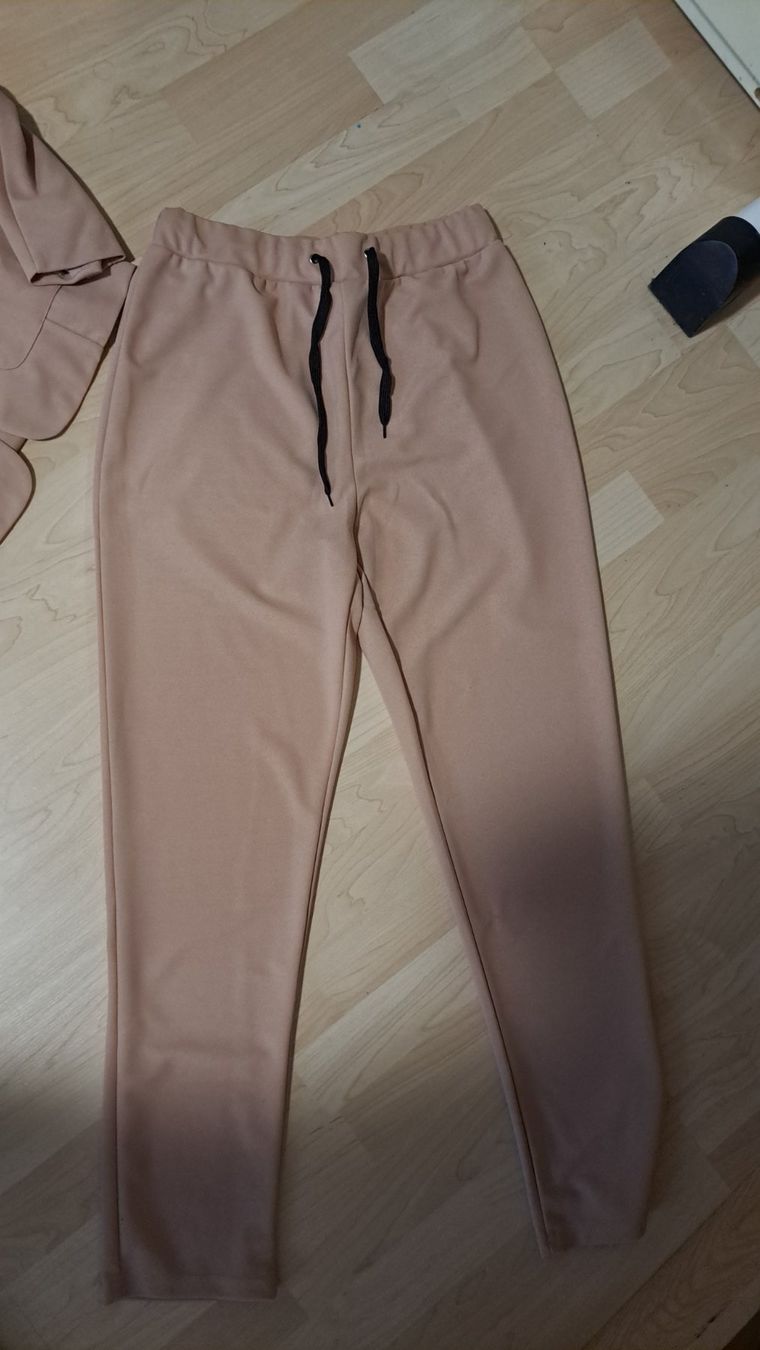 Completi & Tailleur: Anzug beige Gr. 38 – Nuovo (secondo la descrizione) da Winterthur venduto da Dream_of 2