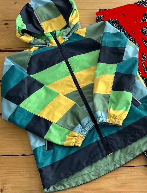 Reima Giacche & Cappotti: Reima Regenjacke / Jacke 128 +gratis Softshelljacke 134 – Usato da Davos Dorf venduto da AJRMBA 2