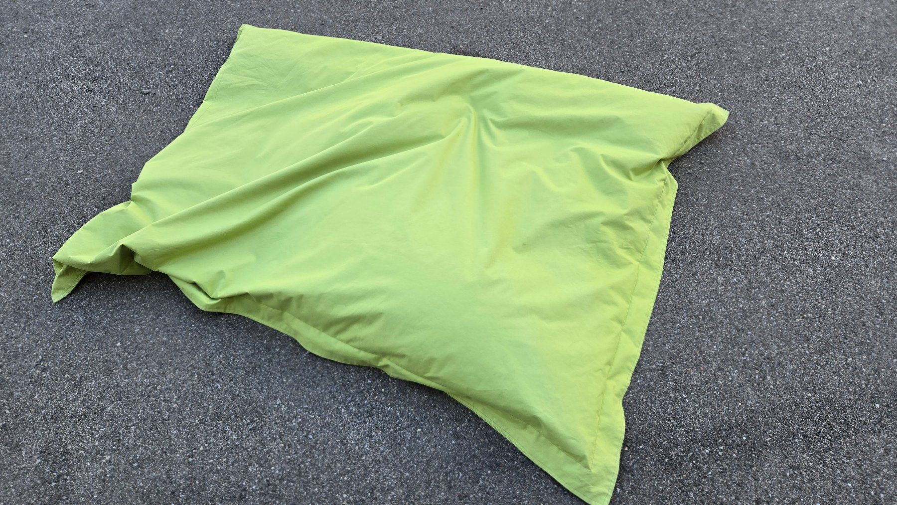Cuscini: Sitzsack stabilo grün – Usato da Winterthur venduto da meinweinkeller 2