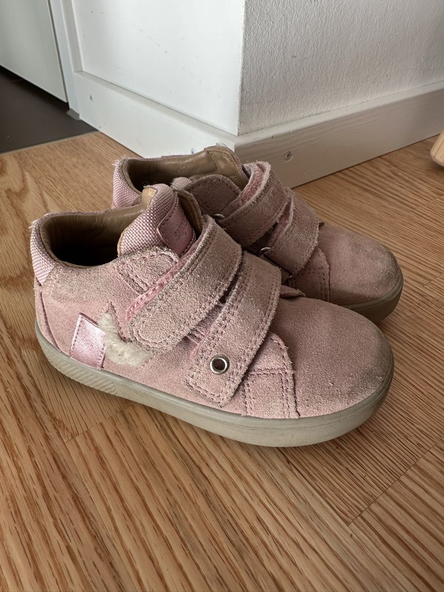 Superfit Schuhe für Mädchen: Superfit Halbschuhe Grösse 23 – Gebraucht aus Zürich von Essences