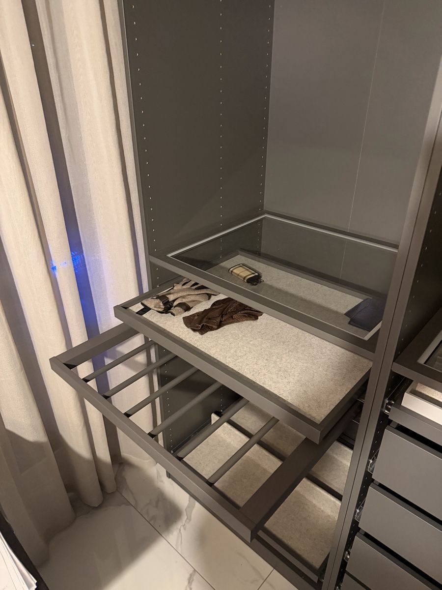 Schränke: IKEA PAX Schrank mit Licht – Gebraucht aus Küsnacht ZH von Pfiffiekus 3