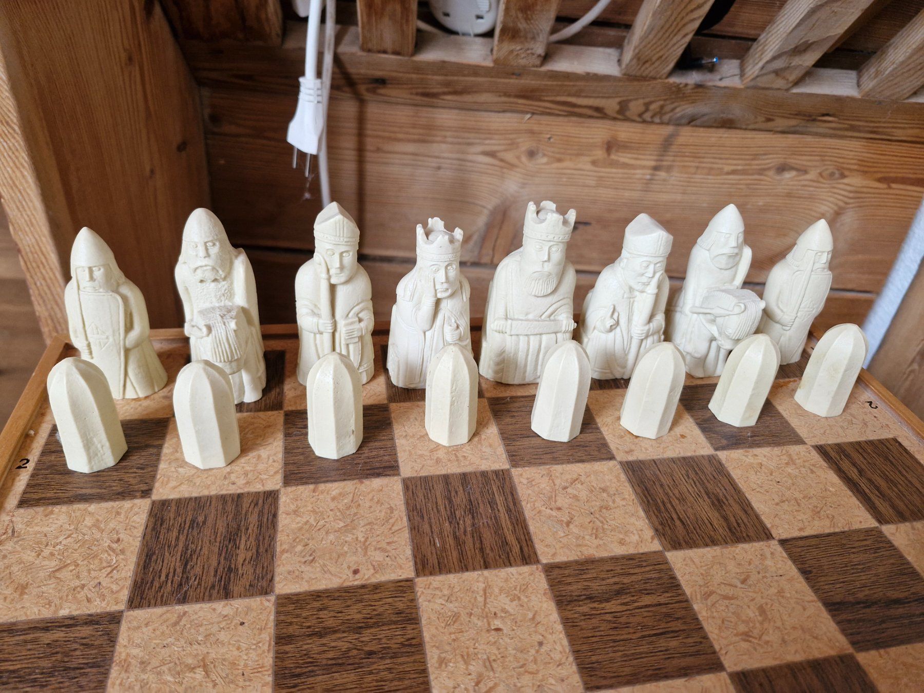 Giochi: Schachbrett mit Figuren – Usato da Guarda venduto da rue_bpd7 2