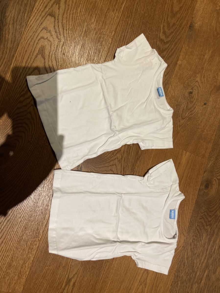 Migros Biancheria intima: 2 Unterhemden Gr. 98/104 – Usato da Pratteln venduto da Nala78